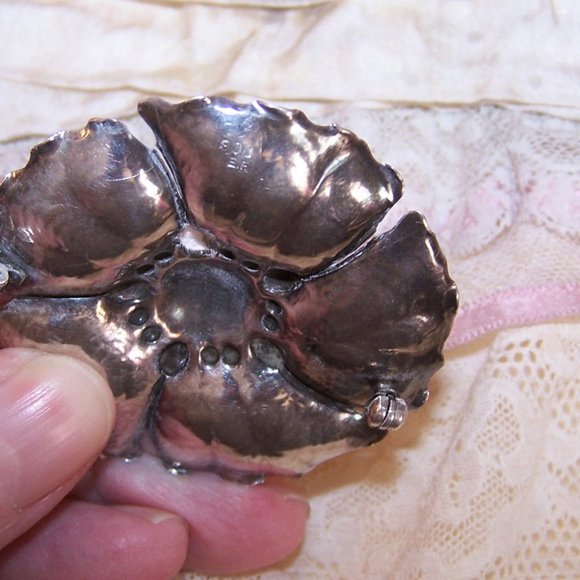 Designer Signed E.F. 900 Silver Pin Brooch - Round Flower Floral - Picture 6 of 7